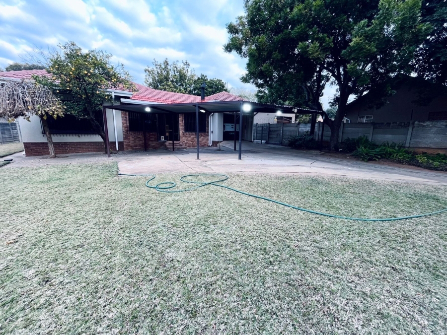 3 Bedroom Property for Sale in Protea Park North West